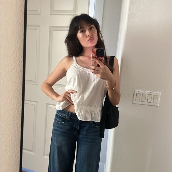 Meet your Posher, Isabella - Picture 2 of 2